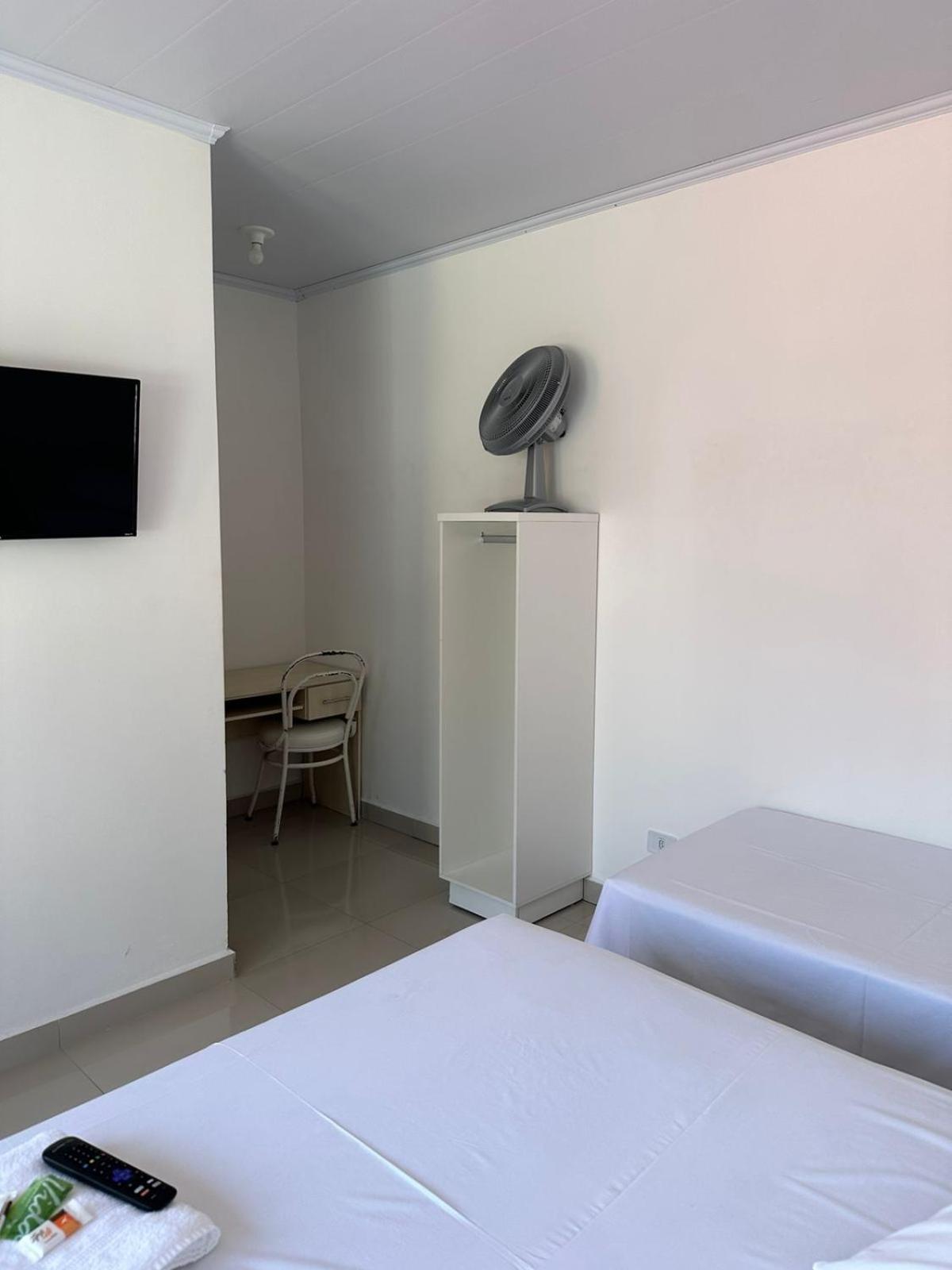 Hotel Rota Dos Tropeiros Castro Esterno foto