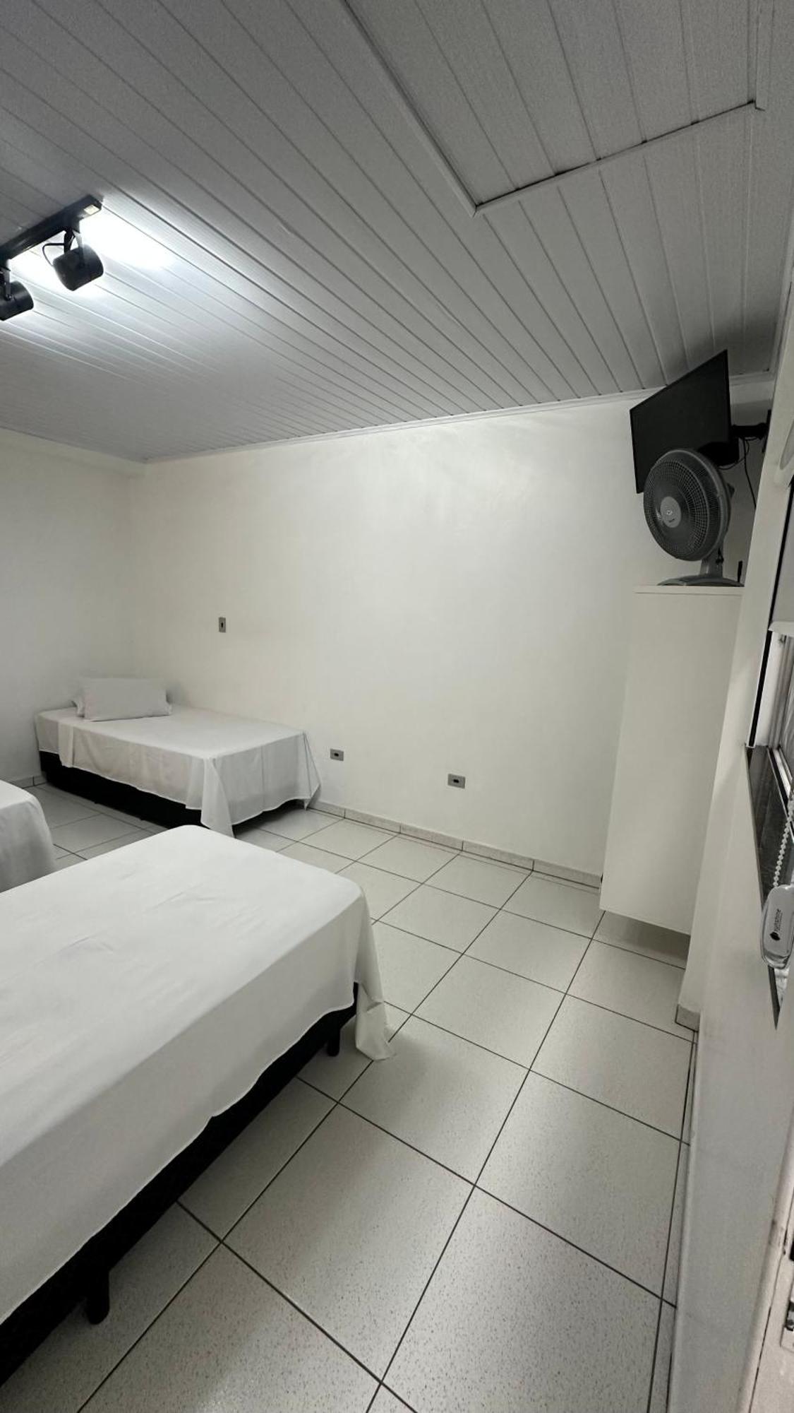 Hotel Rota Dos Tropeiros Castro Esterno foto